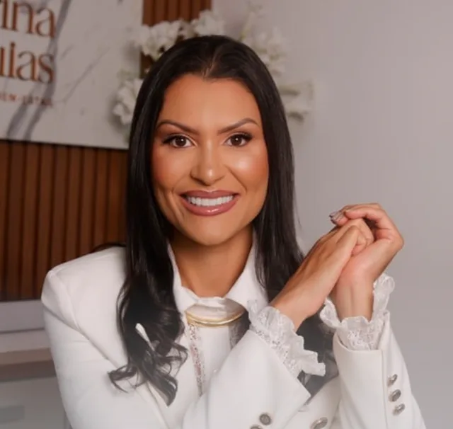 Dra. Sabrina Malaquias, farmacêutica esteta em Contagem